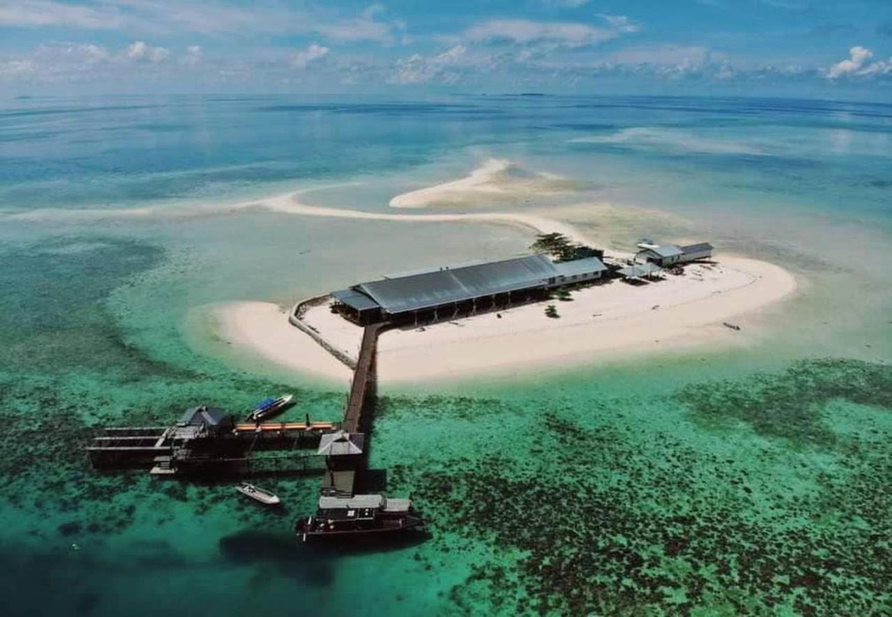 Santiri Island Resort Semporna Extérieur photo